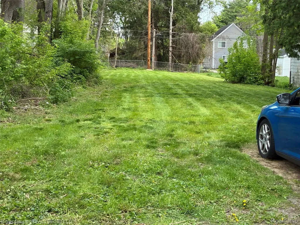 20440 Delaware Avenue Redford Charter Township MI 48240