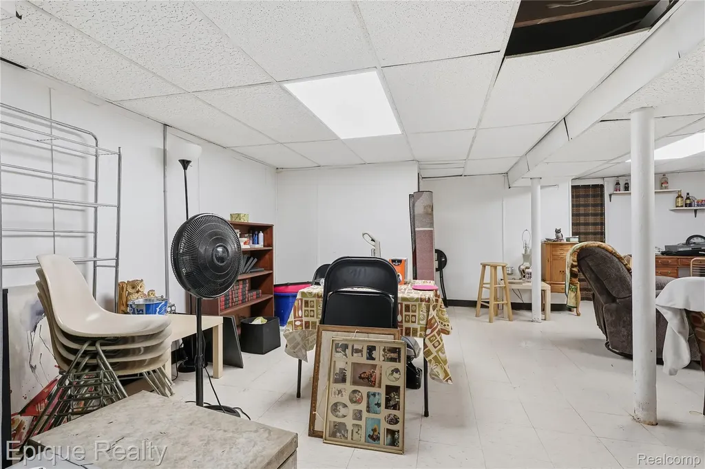 8311 Olympia Street Detroit City MI 48213