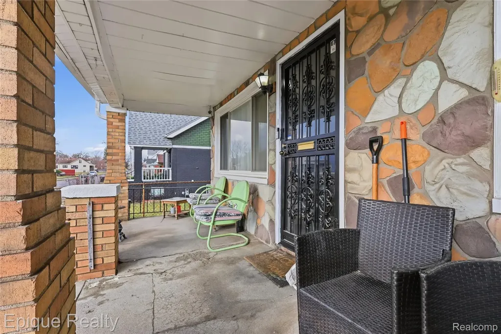 8311 Olympia Street Detroit City MI 48213