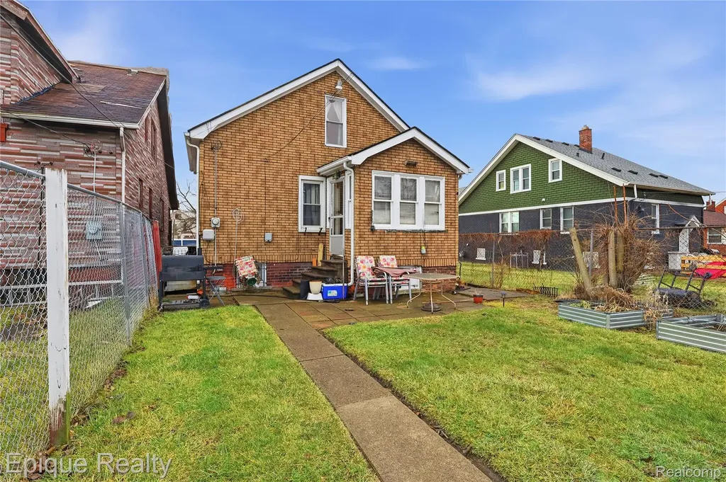 8311 Olympia Street Detroit City MI 48213