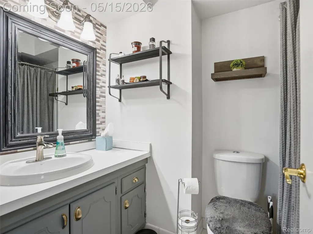 42231 Toddmark Lane Clinton Charter Township MI 48038