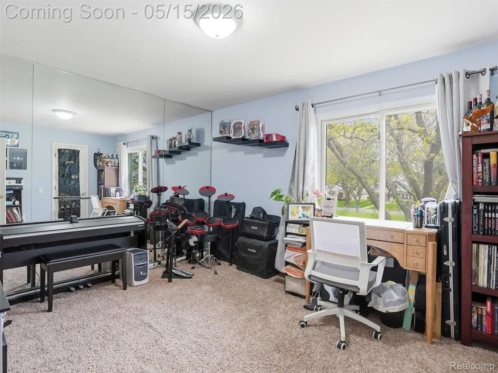 42231 Toddmark Lane Clinton Charter Township MI 48038