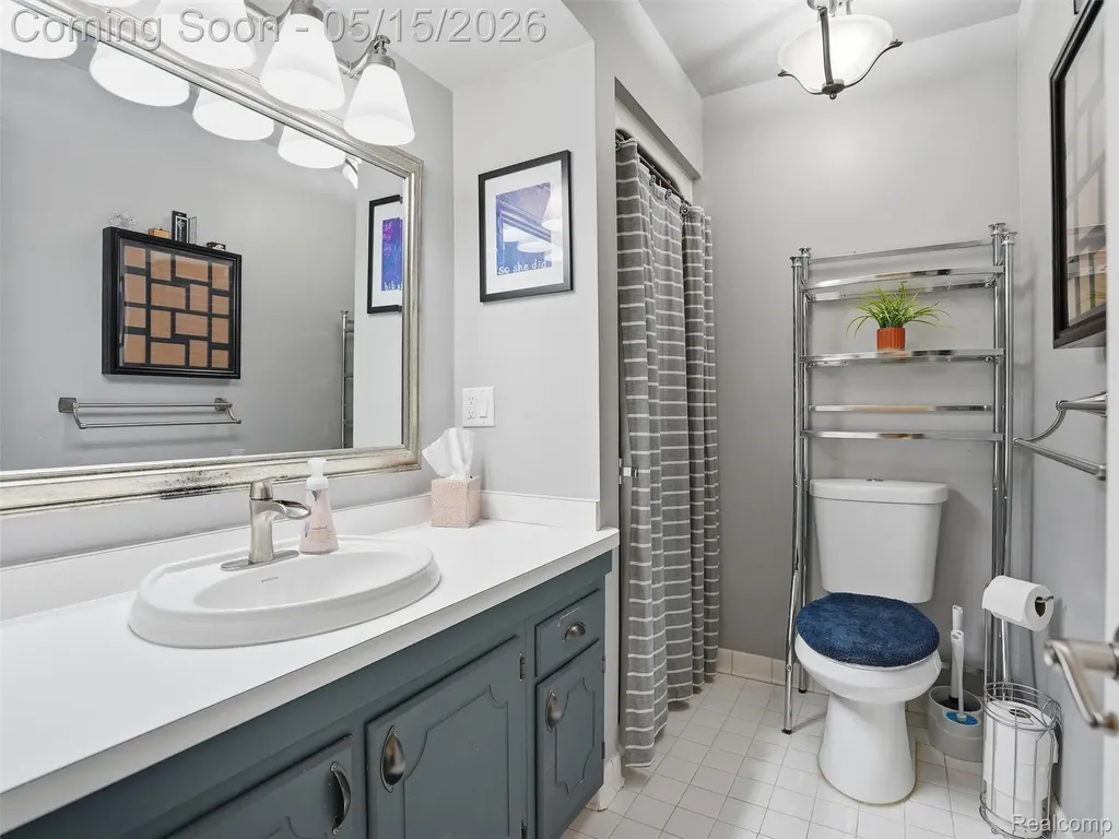42231 Toddmark Lane Clinton Charter Township MI 48038