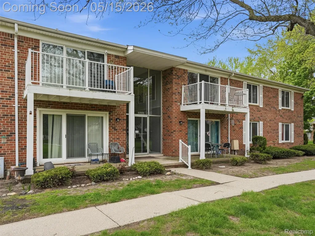 42231 Toddmark Lane Clinton Charter Township MI 48038