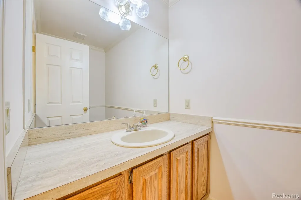 27966 Trailwood Court Farmington Hills City MI 48331