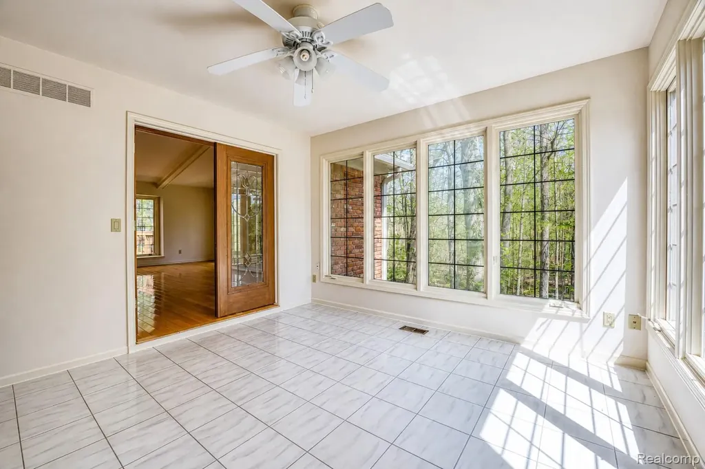 27966 Trailwood Court Farmington Hills City MI 48331