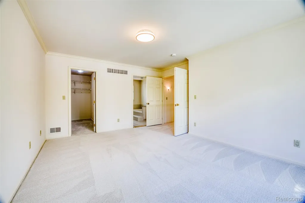 27966 Trailwood Court Farmington Hills City MI 48331