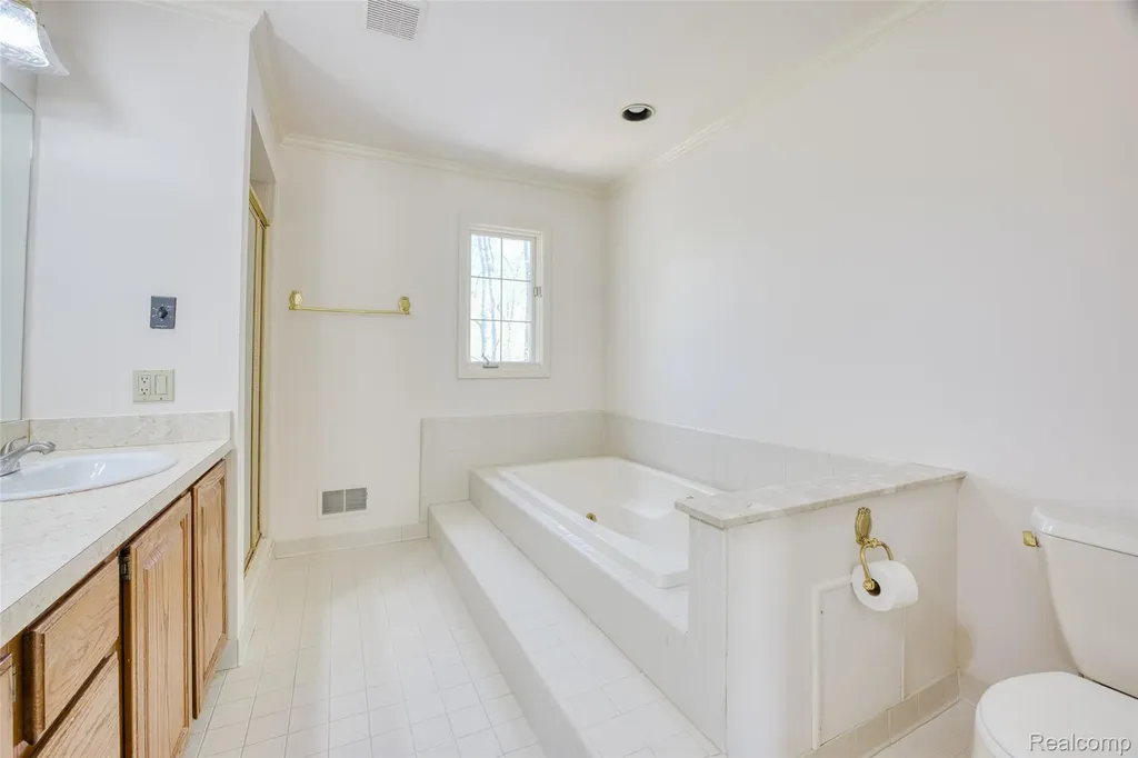 27966 Trailwood Court Farmington Hills City MI 48331