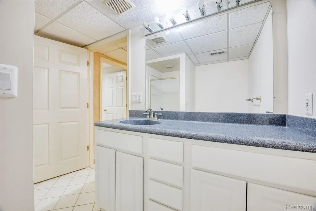 27966 Trailwood Court Farmington Hills City MI 48331
