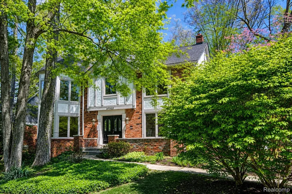 27966 Trailwood Court Farmington Hills City MI 48331