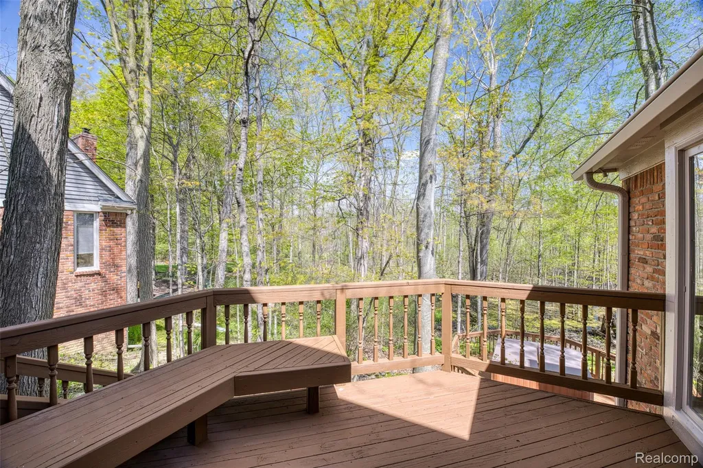 27966 Trailwood Court Farmington Hills City MI 48331