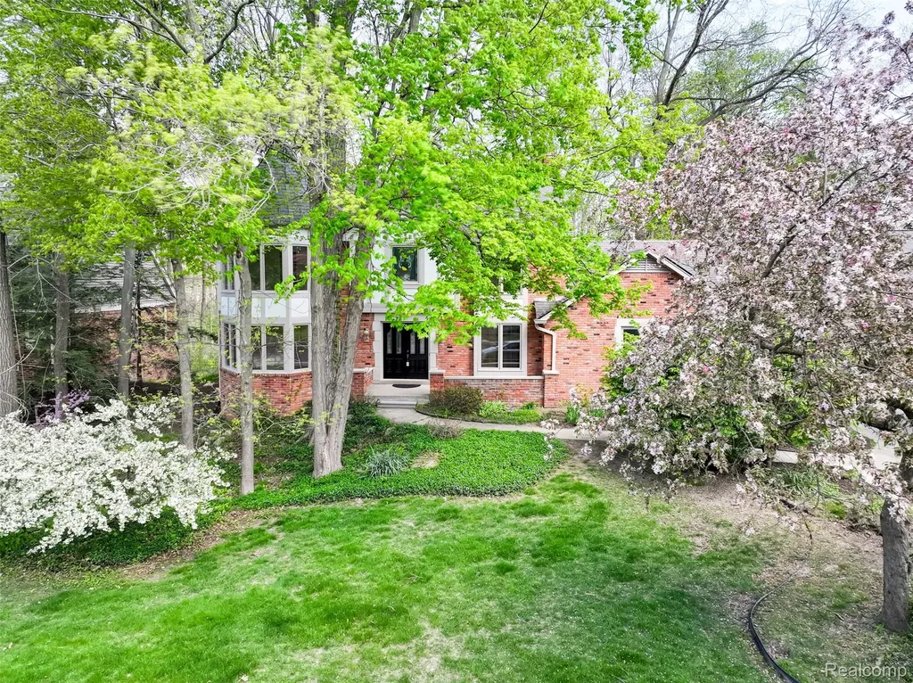 27966 Trailwood Court Farmington Hills City MI 48331