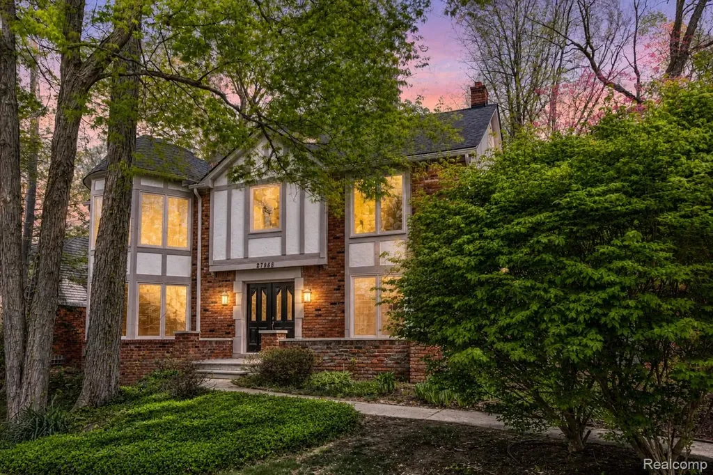 27966 Trailwood Court Farmington Hills City MI 48331