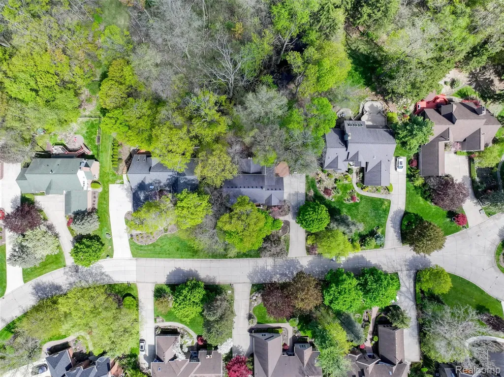 27966 Trailwood Court Farmington Hills City MI 48331