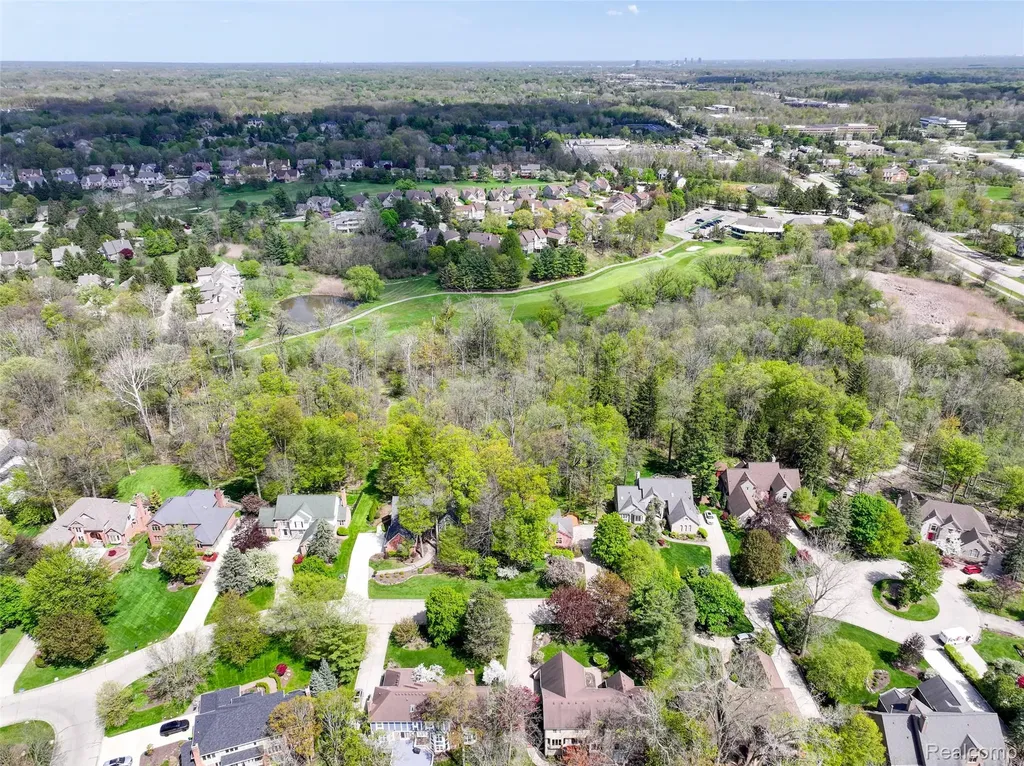 27966 Trailwood Court Farmington Hills City MI 48331