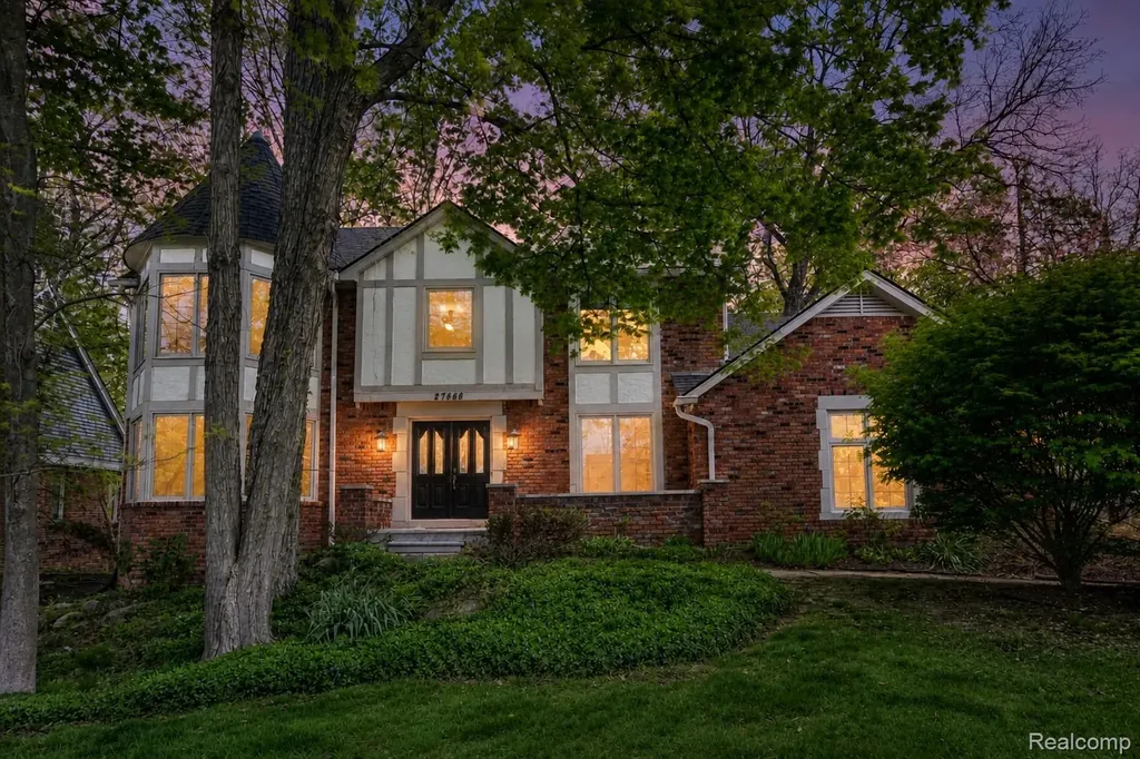 27966 Trailwood Court Farmington Hills City MI 48331