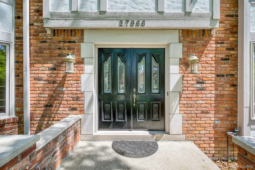 27966 Trailwood Court Farmington Hills City MI 48331