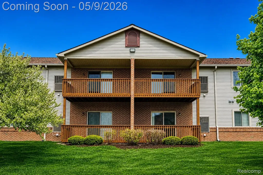 46075 Tallgrass Court Van Buren Charter Township MI 48111
