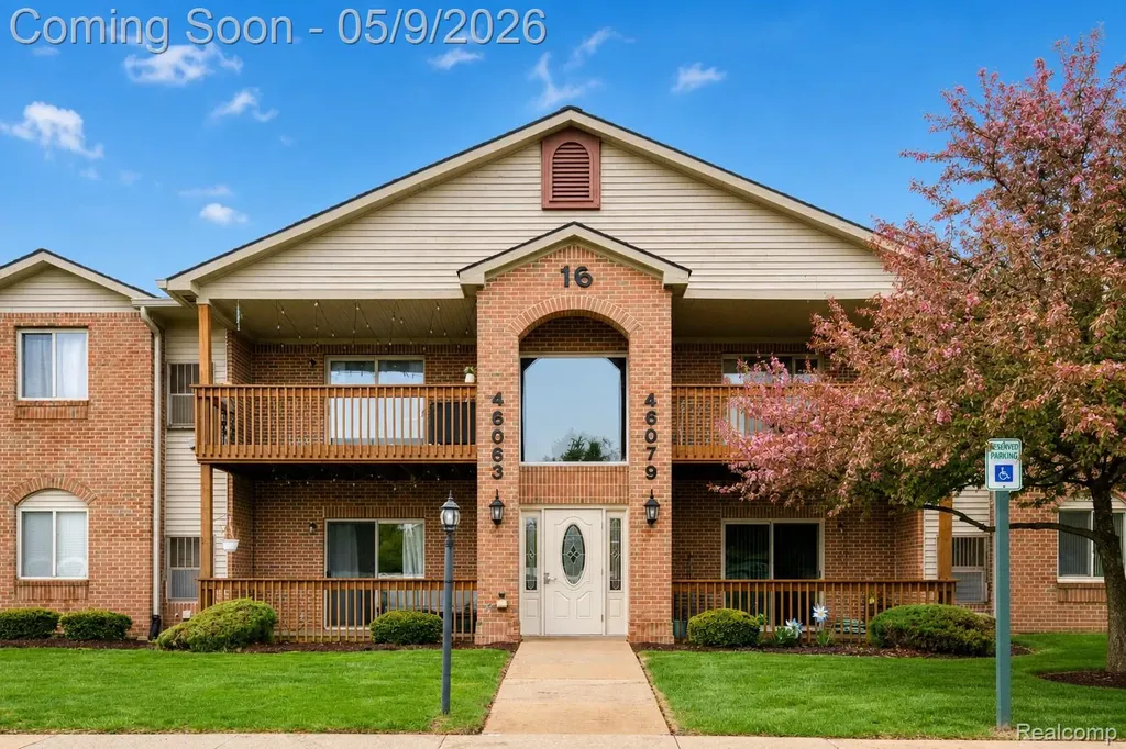 46075 Tallgrass Court Van Buren Charter Township MI 48111