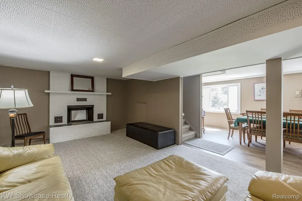 4344 Waterloo Street Waterford Charter Township MI 48329