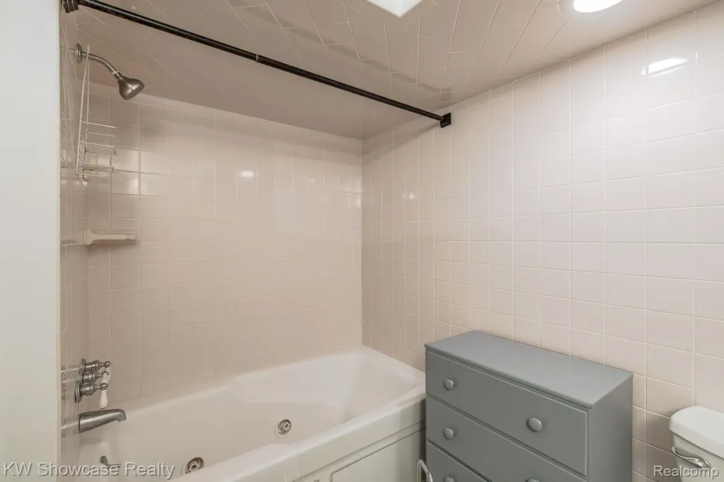 4344 Waterloo Street Waterford Charter Township MI 48329