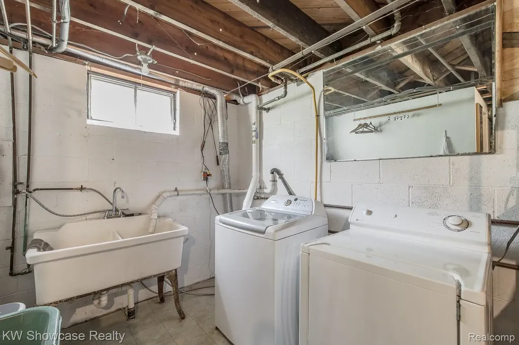 4344 Waterloo Street Waterford Charter Township MI 48329