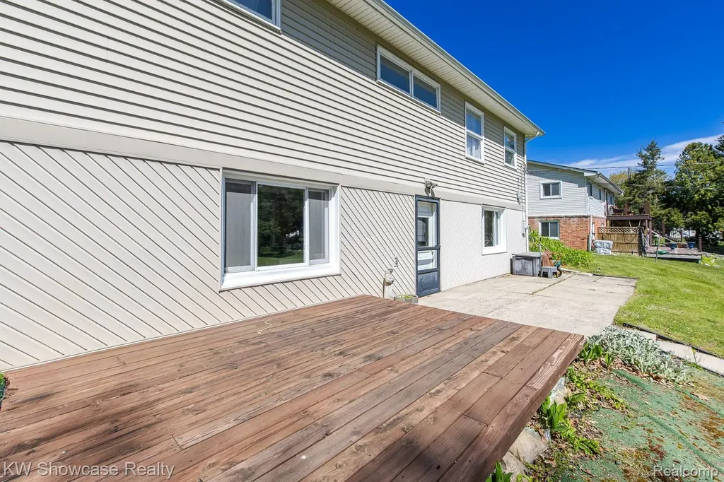 4344 Waterloo Street Waterford Charter Township MI 48329