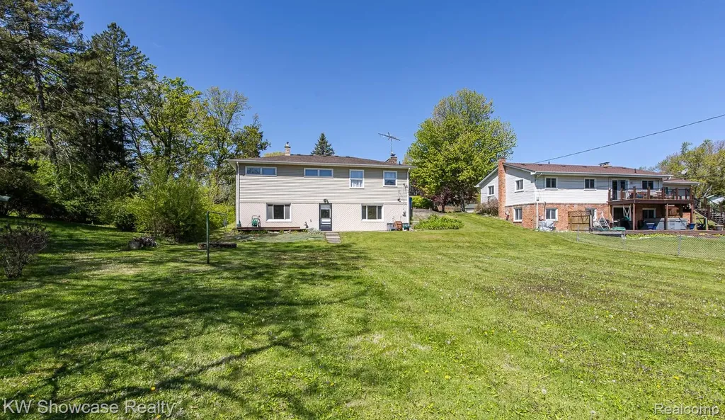 4344 Waterloo Street Waterford Charter Township MI 48329