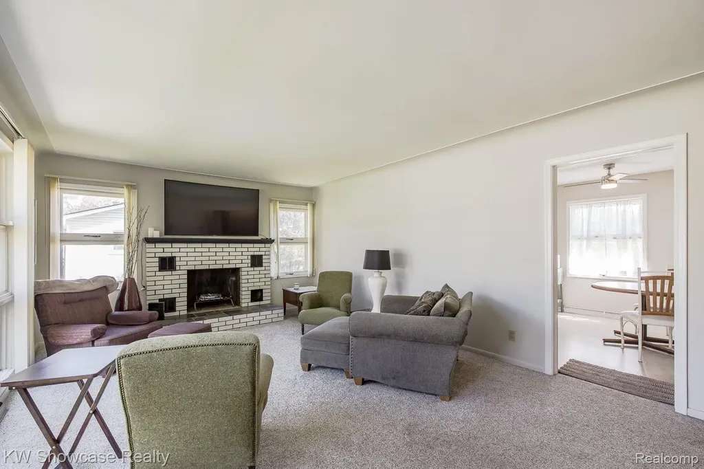 4344 Waterloo Street Waterford Charter Township MI 48329