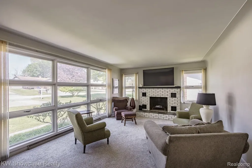 4344 Waterloo Street Waterford Charter Township MI 48329