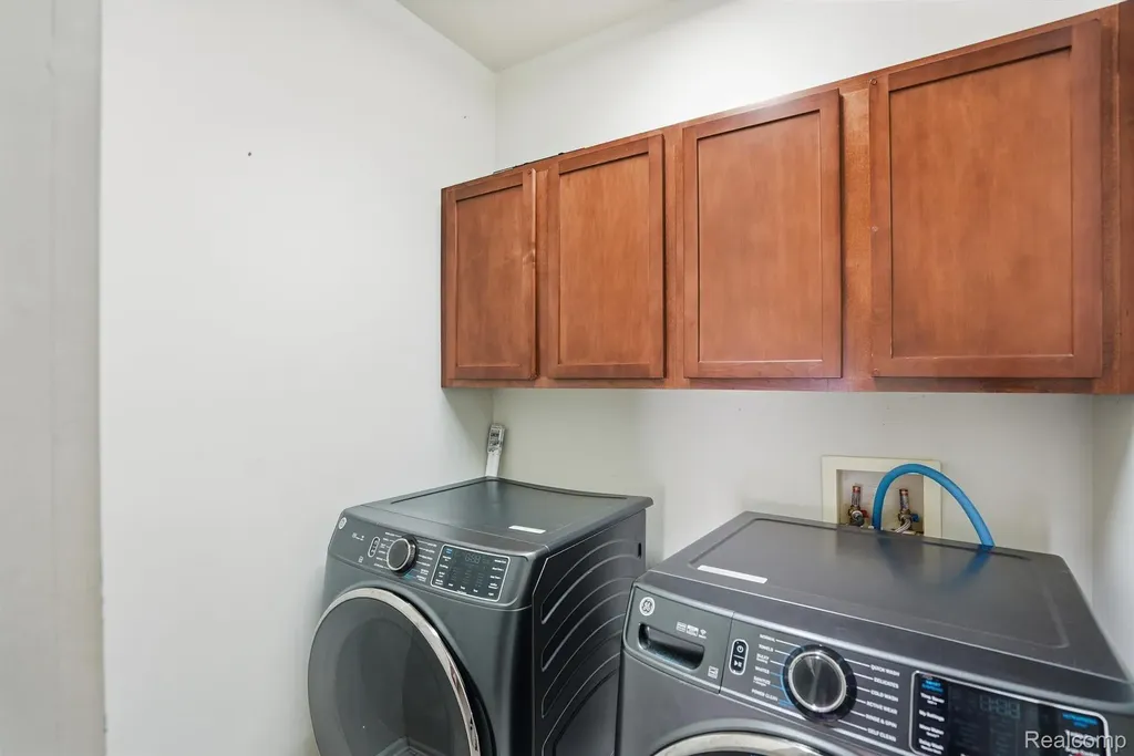 2240 Paddock Lane Canton Charter Township MI 48188
