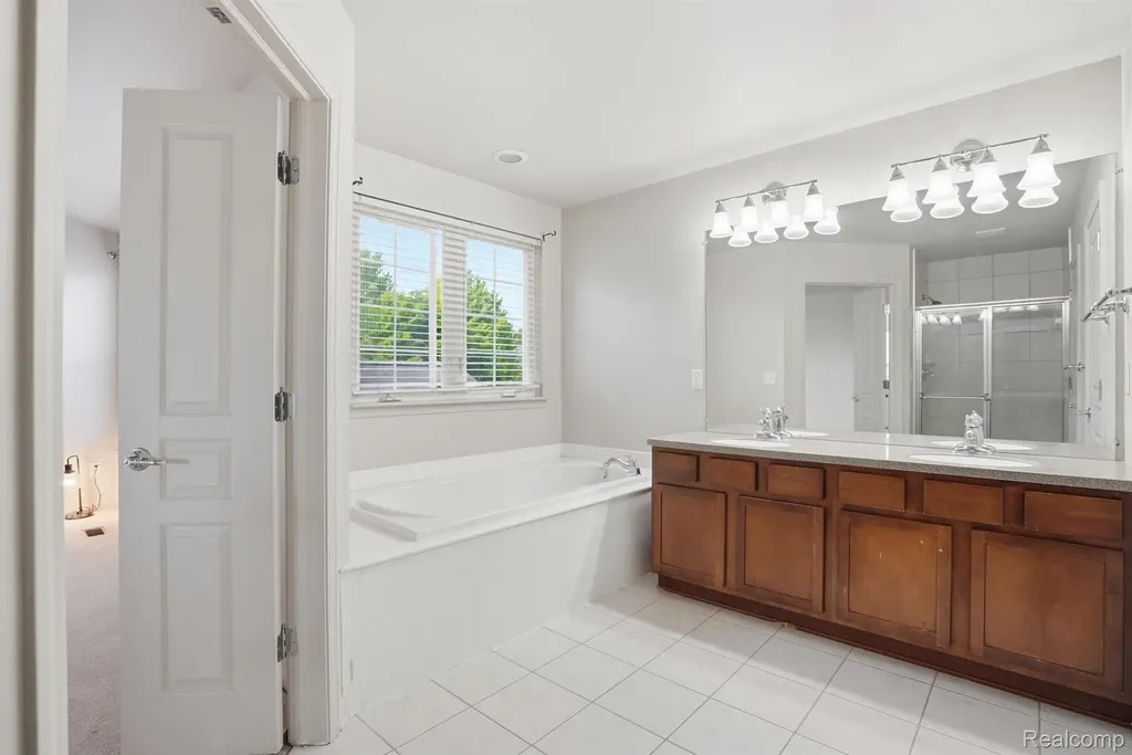 2240 Paddock Lane Canton Charter Township MI 48188