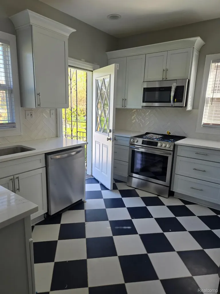 2534 Lamothe Street Detroit City MI 48206