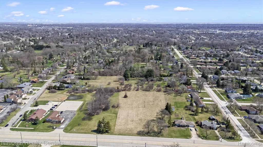 0000 Garfield Clinton Charter Township MI 48035