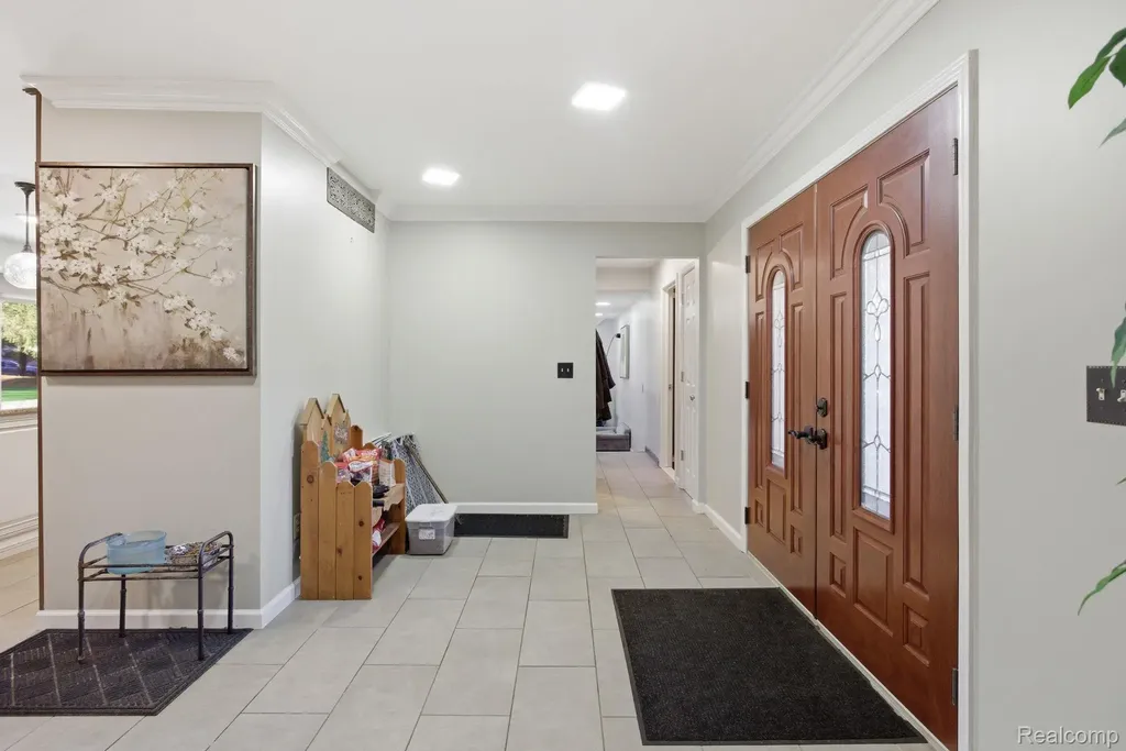 2411 Wixom Trail Milford Charter Township MI 48381