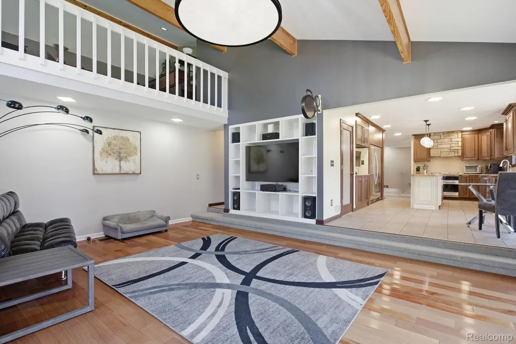 2411 Wixom Trail Milford Charter Township MI 48381