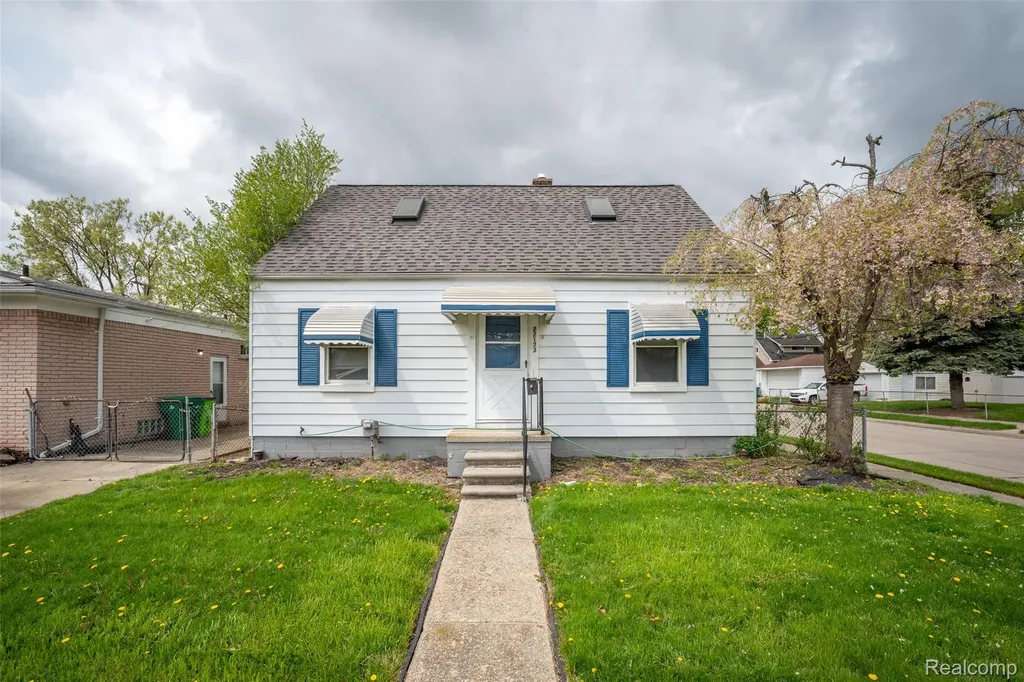 22173 Normandy Avenue Eastpointe City MI 48021