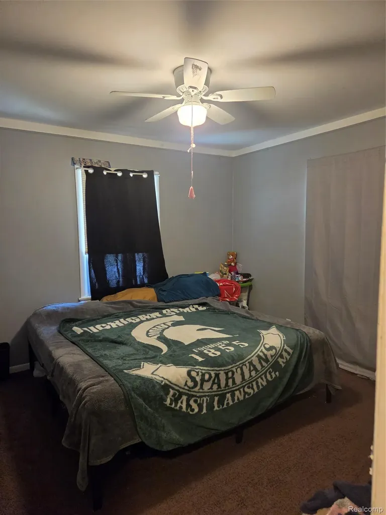 22173 Normandy Avenue Eastpointe City MI 48021