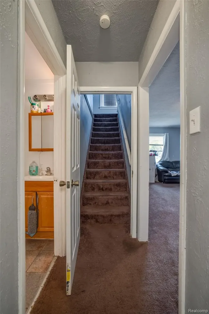 22173 Normandy Avenue Eastpointe City MI 48021