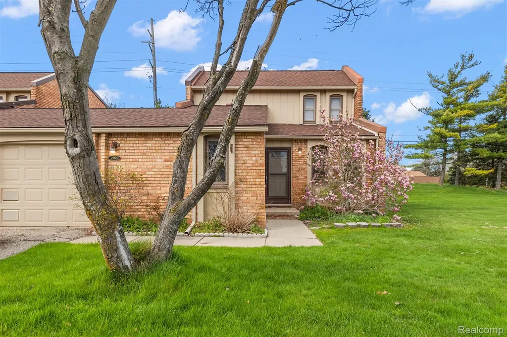 2905 Moon Lake Drive West Bloomfield Charter Township MI 48323