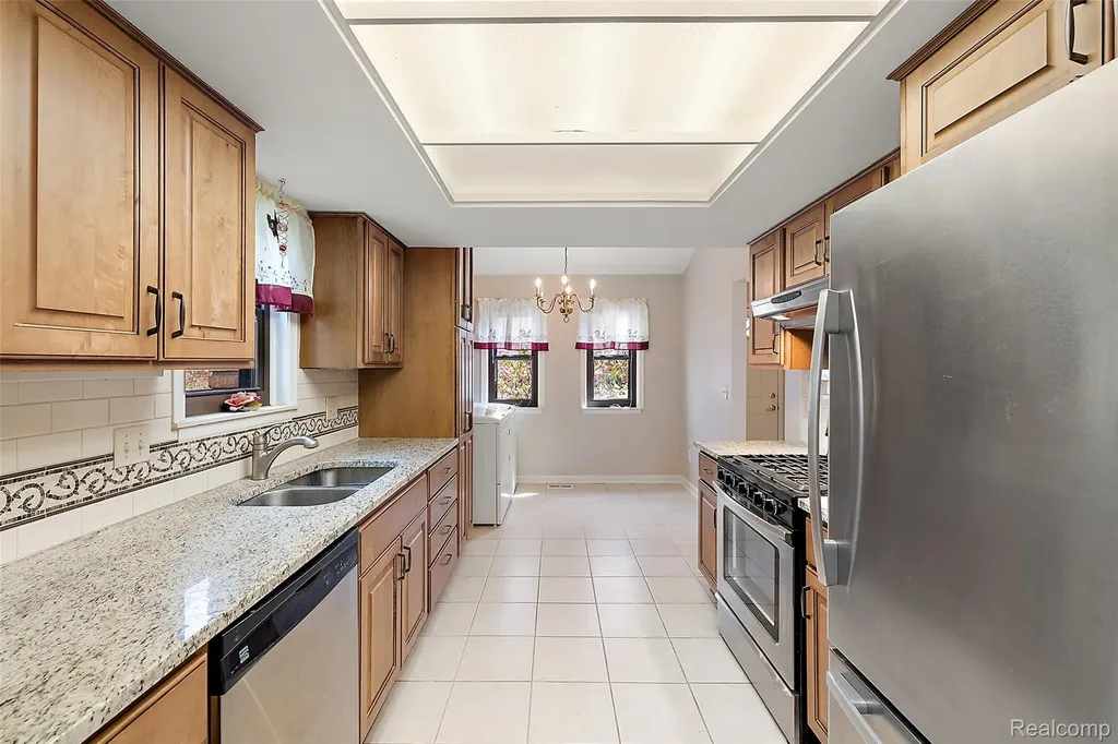 2905 Moon Lake Drive West Bloomfield Charter Township MI 48323