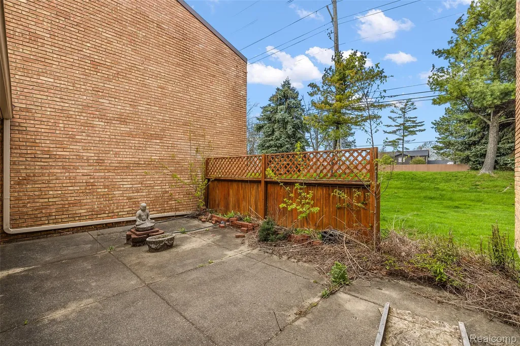 2905 Moon Lake Drive West Bloomfield Charter Township MI 48323