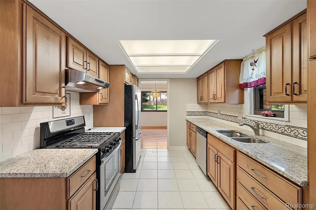 2905 Moon Lake Drive West Bloomfield Charter Township MI 48323