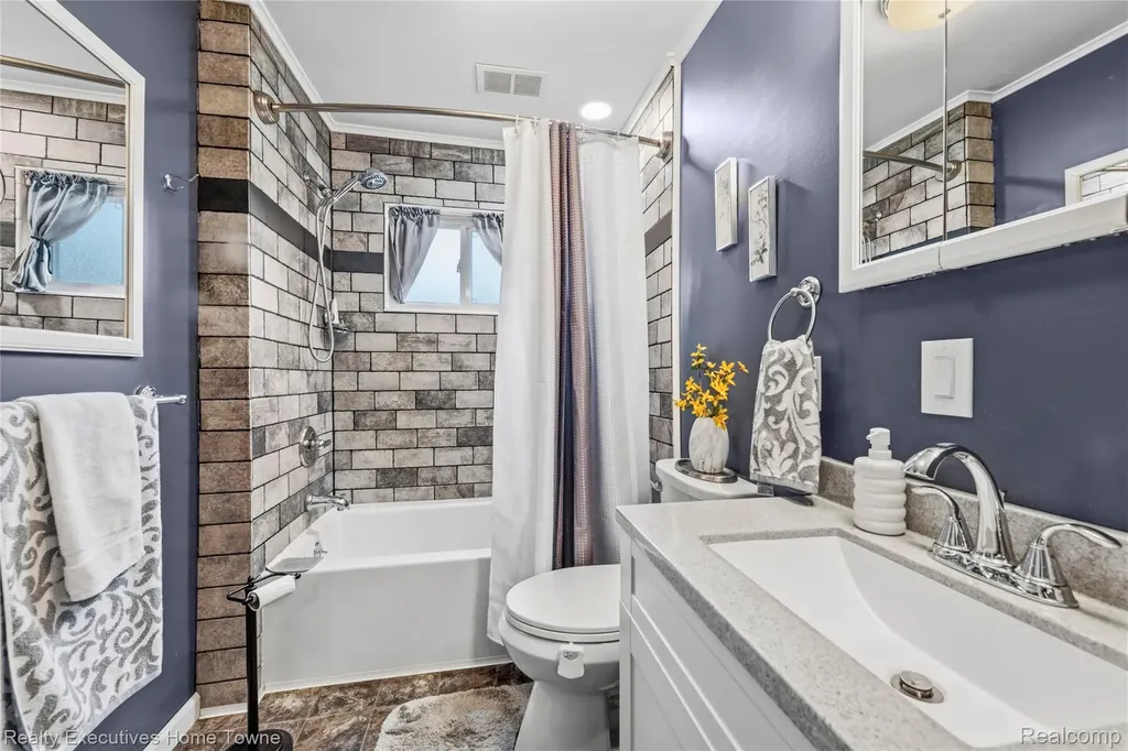 3368 Clyde Drive Burtchville Township MI 48059