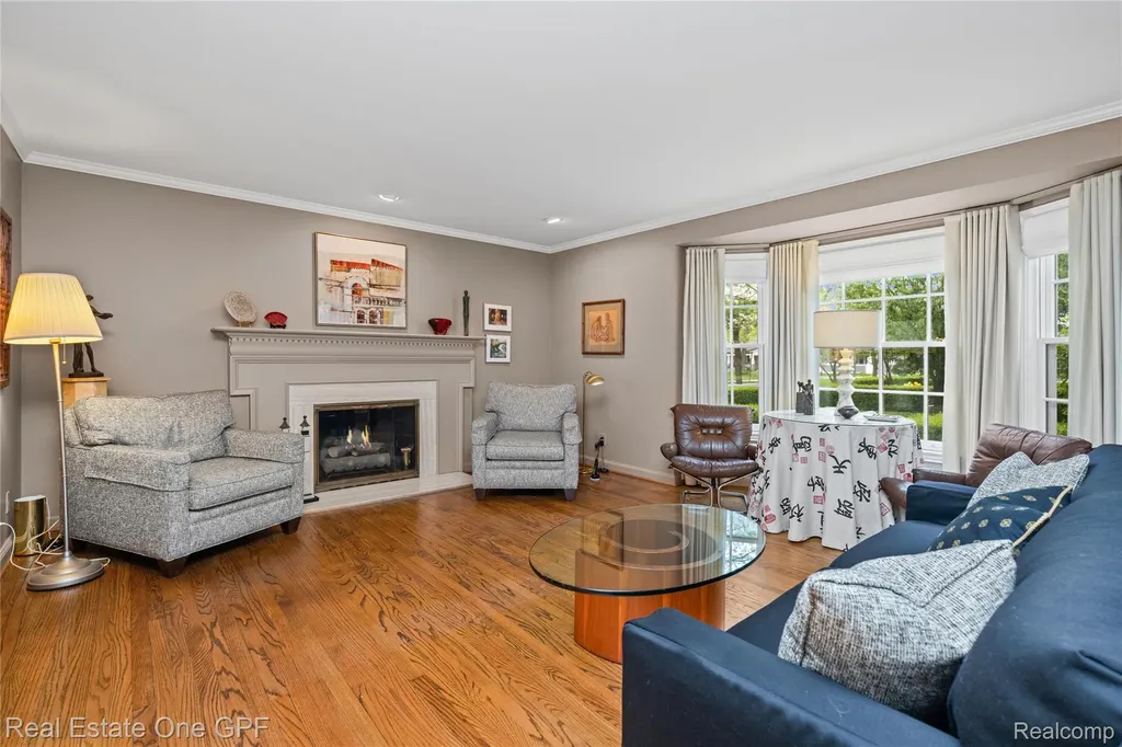 16904 Saint Paul Street Grosse Pointe City MI 48230