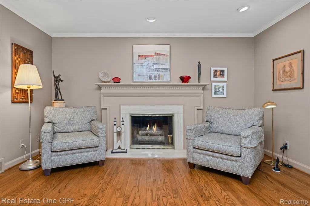 16904 Saint Paul Street Grosse Pointe City MI 48230