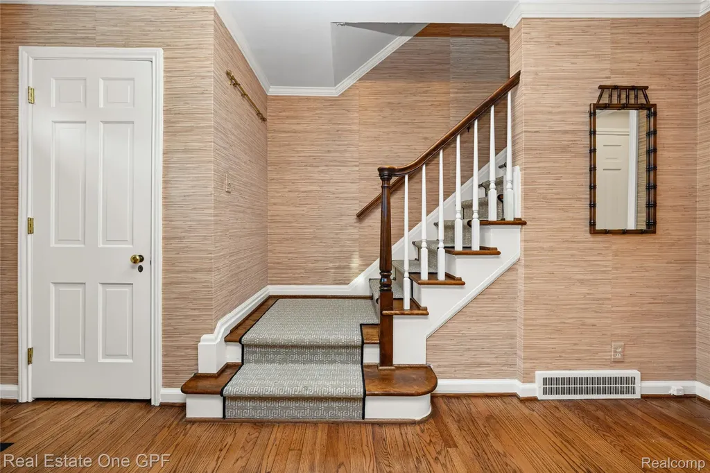 16904 Saint Paul Street Grosse Pointe City MI 48230