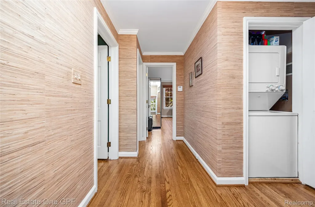 16904 Saint Paul Street Grosse Pointe City MI 48230