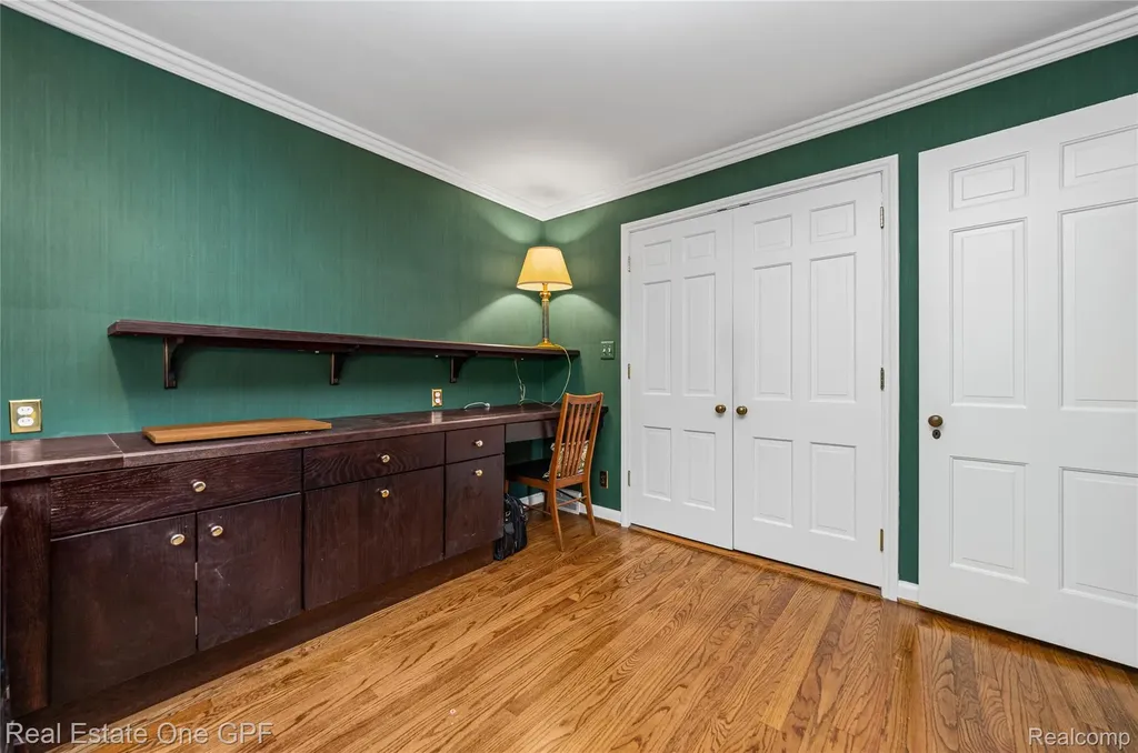 16904 Saint Paul Street Grosse Pointe City MI 48230