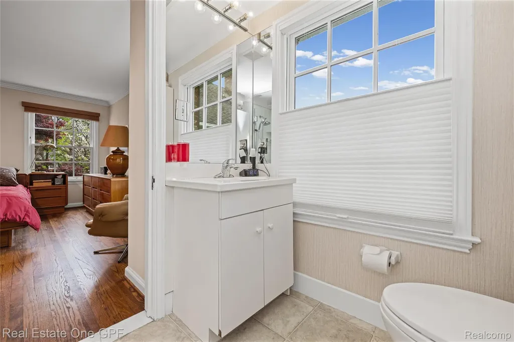 16904 Saint Paul Street Grosse Pointe City MI 48230